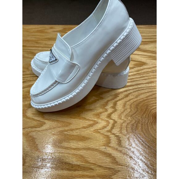 Prada Spazzolato Logo Platform Leather Loafers size 38 NWOB - Picture 5 of 10